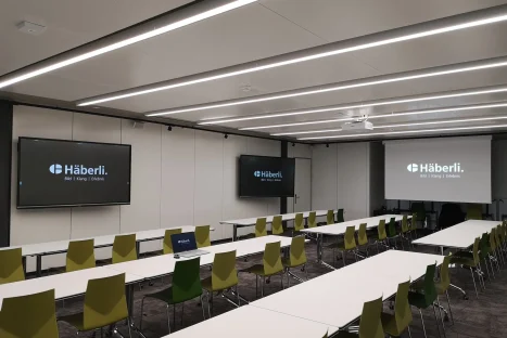 touchdisplay-beamer-leinwand-praesentationstechnik touchdisplay-beamer-leinwand-praesentationstechnik